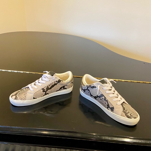 Steve Madden Luxury Authentic Minimalist RARE Animal Print Starling Sneaker - Picture 8 of 17